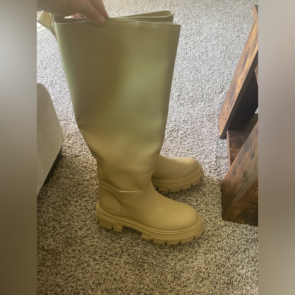 NEW H&M boots